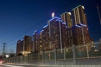 Baywalk Mall Pluit terletak tidak jauh dari pasar Muara Angke. Bisa dicapai dengan naik busway jurusan Pluit dari halte Busway di Monas atau dengan kendaraan umum (Randy/detikTravel)