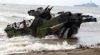 Latihan operasi amfibi itu menerjunkan kendaraan tempur (ranpur) dari kedua negara. Ist/dok Marinir.