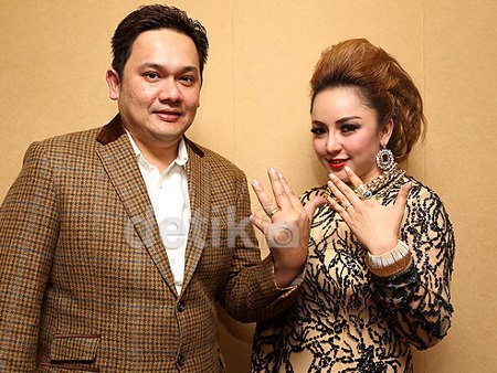 Gugat Harta Gono-gini ke Nia, Farhat Mau Pesta Resepsi dengan Regina?