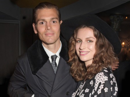 Putri Annie Lennox Jatuh dari Perahu, Sang Kekasih Hilang