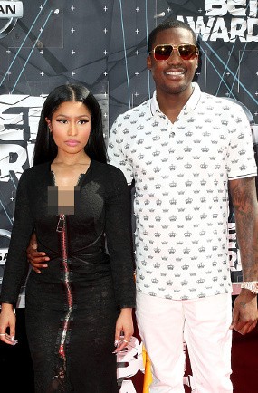 Nicki Minaj Embuskan Rumor Hamil