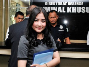 Datangi Polda Lagi, Prilly Bawa Bukti Tes Keperawanan