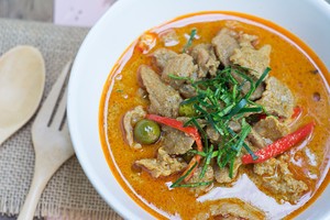 Memasak Daging Sapi Perlu Banyak Bumbu dan Lebih Boros Energi