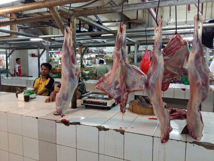 Pedagang Masih Mogok, Lapak Daging Pasar Mayestik Kosong