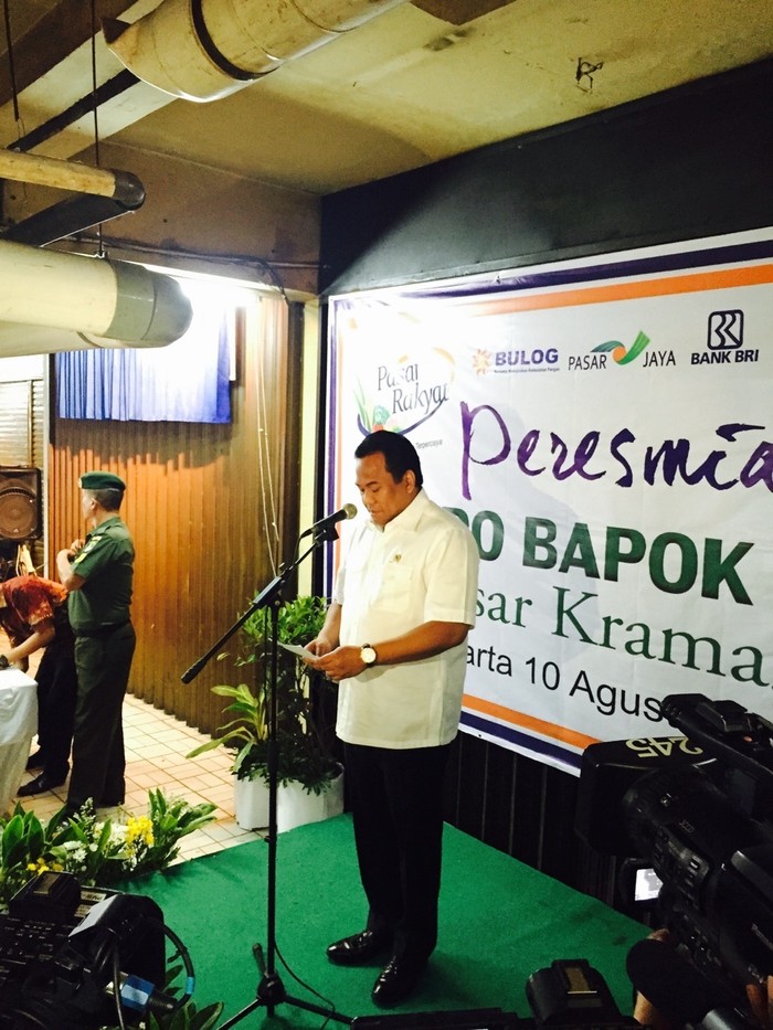 Mendag Gobel Resmikan Toko Distribusi Sembako di Pasar Keramat Jati