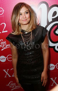 Agnez MO kini tampil dengan warna rambut coklat kepirangan. Pool/Gus Mun/detikFoto.