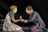 Bintang 'Sherlock Holmes' itu akan bermain sebagai 'Hamlet' sampai 12 minggu ke depan. REUTERS/Johan Persson.