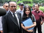 Prilly Latuconsina Bawa Bukti Tes Keperawanan ke Polda