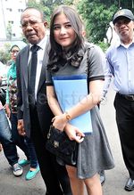 Prilly Latuconsina Bawa Bukti Tes Keperawanan ke Polda