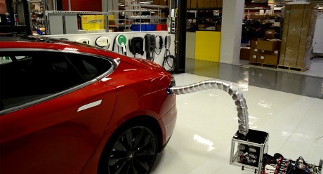 Keren, Tesla Bocorkan Pengisian Baterai Robot Rumahan