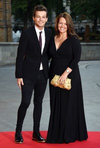Di kesempatan itu, Louis juga mengajak sang ibu, Johannah Poulston. Stuart C. Wilson/Getty Images/detikFoto.