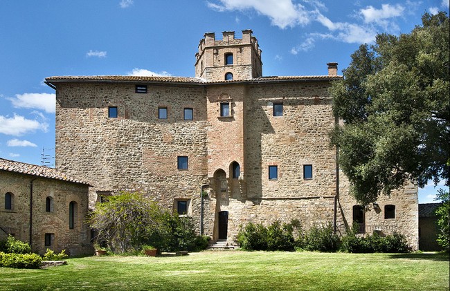 8 Kastil Bak Negeri Dongeng, Bisa Menginap di Sini! (2)