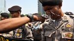 Polisi Bentrok dengan Demonstran