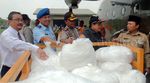 Hujan Buatan untuk Padamkan Kebakaran Hutan