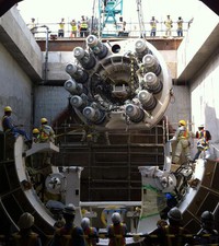 Setelah perakitan bor raksasa MRT atau tunnel boring machine (TBM) akan bisa digunakan untuk membuat terowongan di sepanjang Jalan Sudirman. Pool/dok. MRT Jakarta.