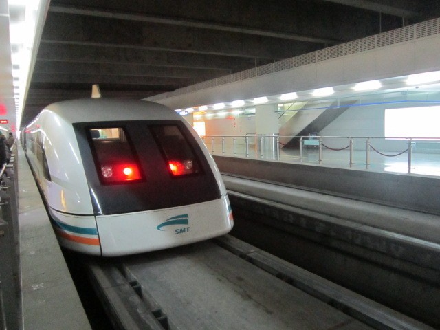 Kereta Cepat Bandung-Jakarta Melewati 8 Stasiun