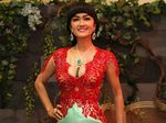 Red Hot! Julia Perez Superseksi Berkebaya Merah Menyala