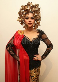 Penampilan maksimal Syahrini.