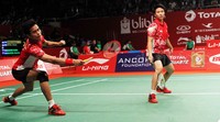 Menghadapi lawannya yang berperingkat 62 BWF, Tontowi/Liliyana yang menjadi unggulan ketiga sama sekali tak kesulitan merebut game pertama dengan amat mulus.