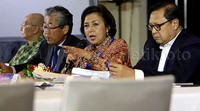 Ketua KOI Rita Subowo memberikan keterangan pers usai pertemuan.