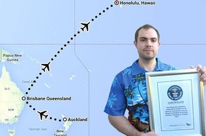 Keliling Dunia, Traveler Ini Rayakan Ultah Selama 46 Jam