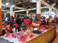Sekilas, pasar ini tampak seperti pasar tradisional pada umumnya. Tapi saat melihat lebih dekat, semua akan terlihat berbeda (Shafa/detikTravel)