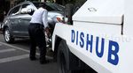 Parkir Sembarangan, Mobil Diderek Petugas Dishub
