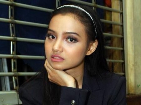 Masih Jomblo, Si Imut Dewi Mambo Idamkan Pria Humoris