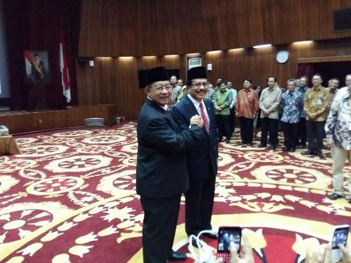 PR Sofyan ke Darmin: Penunjukan Konsultan Kereta Cepat dan LRT