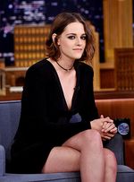 Kristen Stewart Pamer Kaki Mulus
