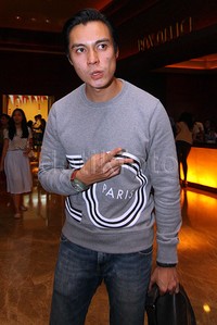 Ia tampak cuek di depan kamera. Pool/Akew/detikFoto.