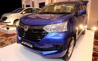 Eksterior depan tampil dengan bumper depan baru, kap mesin baru dan lampu depan baru.