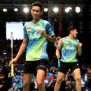 Hayom Kandas, Ade/Wahyu Lolos