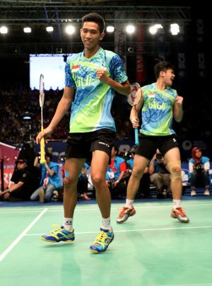 Hayom Kandas, Ade/Wahyu Lolos