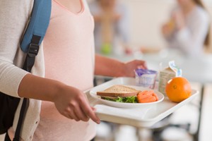Pengadilan Prancis akan Putuskan Aturan Peniadaan Alternatif Daging Babi Bagi Muslim di Sekolah