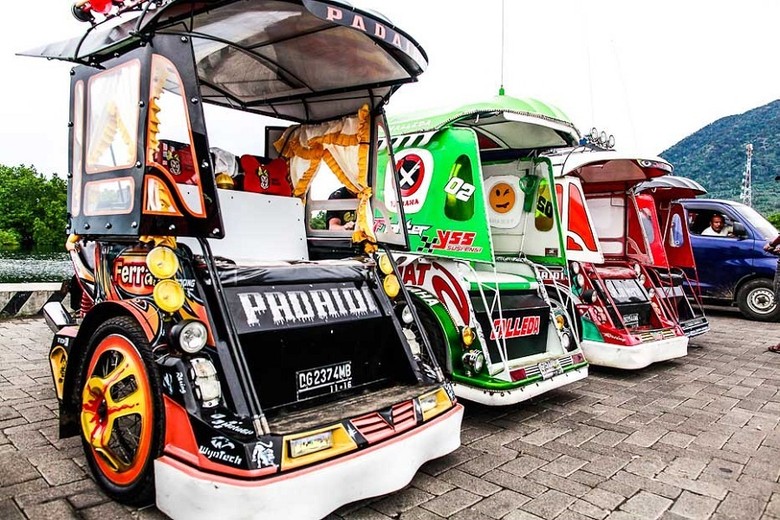 Becak motor Jailolo atau disingkat bentor (indonesia.travel) Becak motor Jailolo atau disingkat bentor (indonesia.travel)
