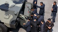 Evakuasi presiden dilakukan dengan tank. Lamhot Aritonang/detikFoto.