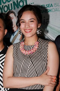 Cantiknya Chelsea Islan tersenyum. Pool/Gus Mun/detikFoto.