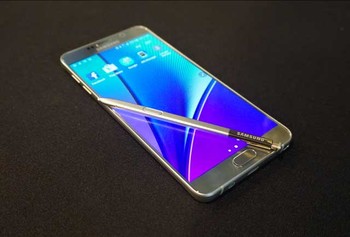 Galaxy Note 5 merupakan bintang utama di acara bertajuk Unpacked Episode 2 yang berlangsung di Lincoln Centre, New York, Amerika Serikat tersebut.