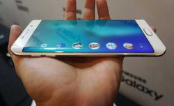 Ponsel Powerful Samsung Hantam Big Apple