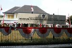 Mesin Waktu ke Tanggal 16 Agustus 1945, Mau Coba?
