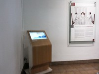 Museum Perumusan naskah Proklamasi menyediakan beberapa layar sentuh yang interaktif. Wisatawan bisa membaca berbagai cerita sejarah kemerdekaan di layar tersebut (Kurnia/detikTravel)