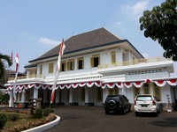 Berkunjung ke Museum Perumusan naskah Proklamasi sungguh menyenangkan. Gedungnya memang kuno, tapi bagian dalamnya jauh dari kesan suram. Biaya masuknya pun murah, hanya Rp 2.000 per orang dewasa (Kurnia/detikTravel)