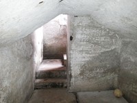 Bunker diperkirakan sudah ada sejak tahun 1927. Ini dibuat sebagai tempat berlindung para petinggi Belanda jika ada serangan bom (Kurnia/detikTravel)