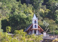 Ada 5 rumah ibadah yang berdiri di sini. Inilah gereja yang berdiri di sisi paling kiri bukit. Gereja ini masih aktif dan sering dijadikan tempat beribadah (Shafa/detikTravel)