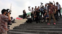 Wartawan yang meliput Sidang Tahunan juga ikut berfoto-foto. Pool/Lamhot Aritonang/detikFoto.