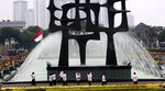 Warga Asyik Foto-foto di Gedung Kura-kura DPR