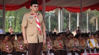 Ahok juga mengatakan keinginannya agar pramuka bisa menjadi pelopor bagi siswa-siswi lainnya untuk tidak jajan sembarangan. Terlebih yang tidak bersertifikat BPOM.