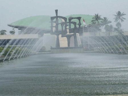 Ketua DPD: Kenaikan Harga Daging dan Beras Bebani Masyarakat