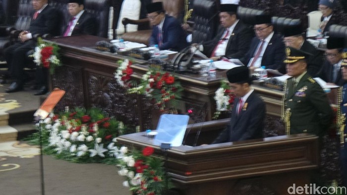 Jokowi Singgung Subsidi BBM dan Pangan Dalam Pidato Kenegaraan